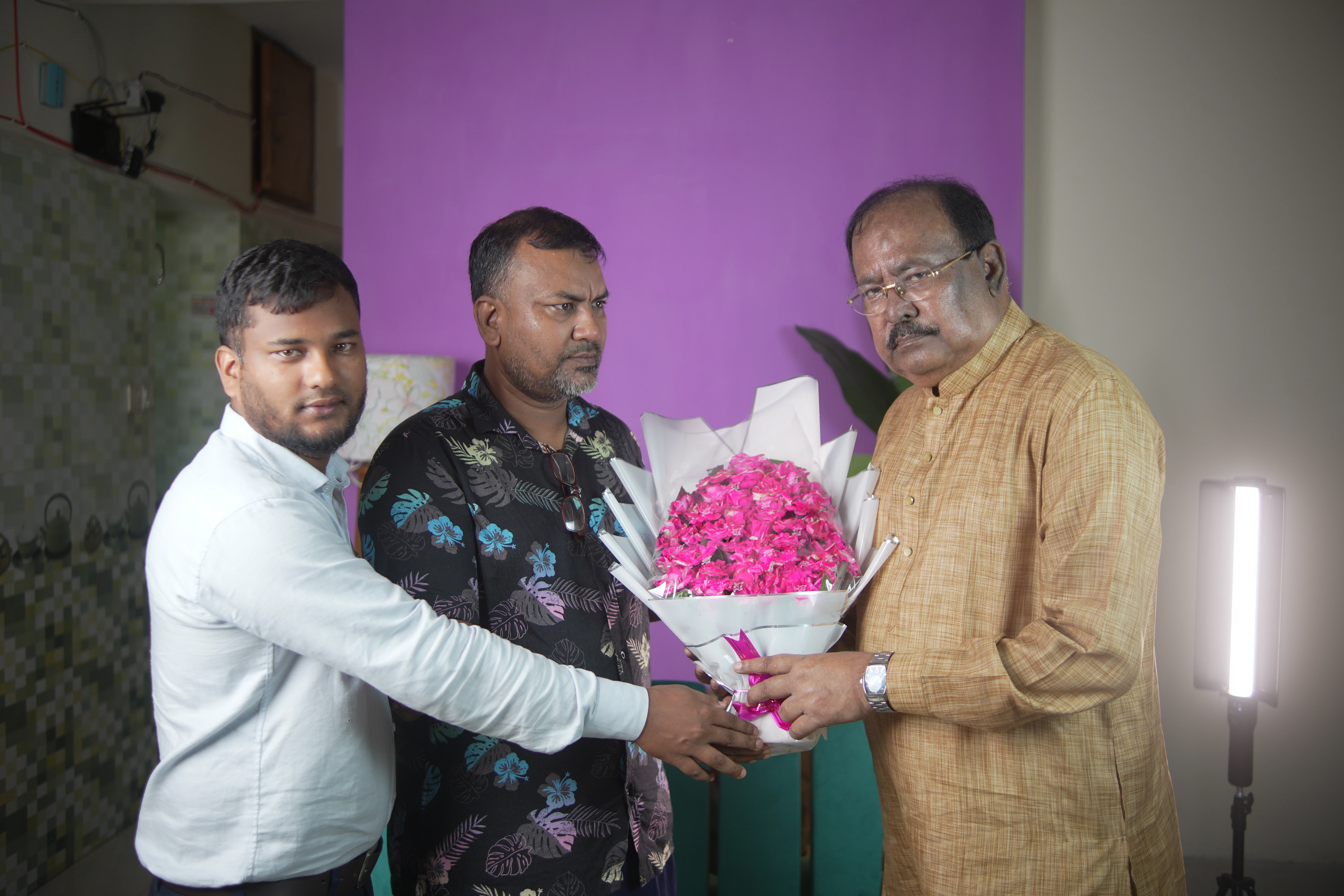 ইনশাআল্লাহ সিক্স বন্ডে নতুন কিছুর অপেক্ষায়..... দে